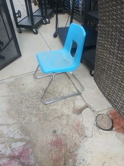 Sillas para niños 10 sillas por 45 dólares