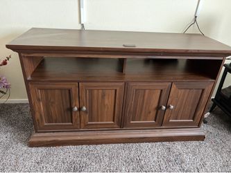 Entertainment center