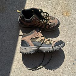 Kids Size 6 Hiking Boot