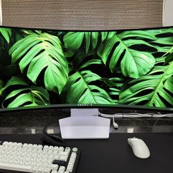 LG UltraGear 34” 240hz Curved OLED Display White