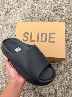 Yeezy Slides Size 9 Men Onyx