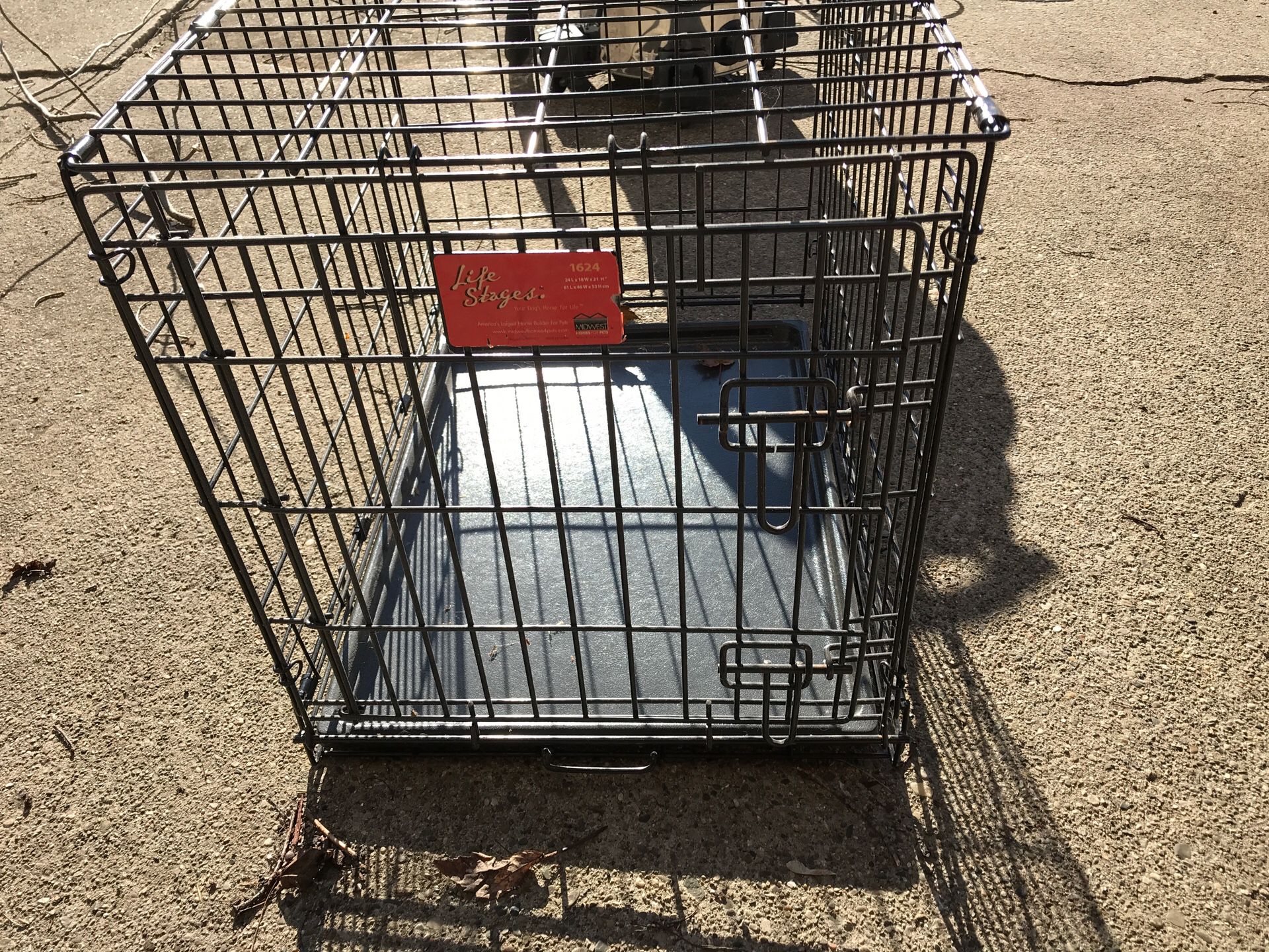 small dog crate 20$ OBO