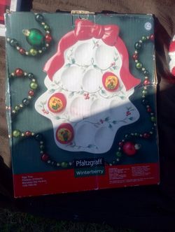 CHRISTMAS EGG TRAY WINTERBERRY PFALTZGRAFF