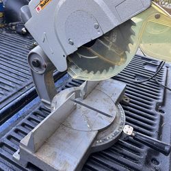 Makita miter saw