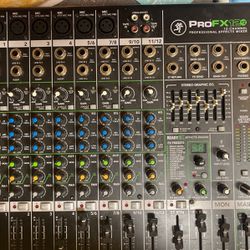 ProFX12 V2 Professional Effects Mixer 