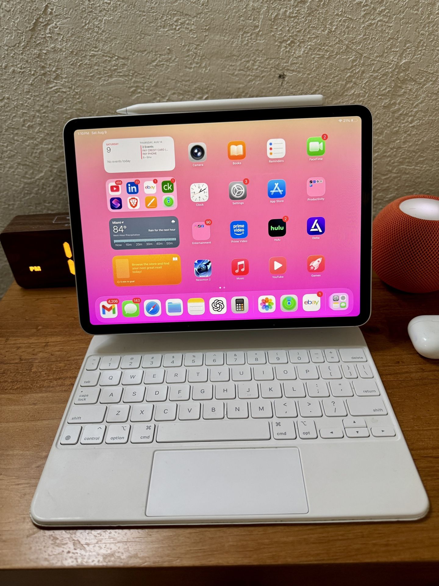 iPad Pro 11 M1 512 GB Cellular With Magic Keyboard And Apple Pencil. Unlocked