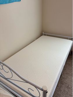 LIKE NEW COOL GEL MATRESS used just few month MOVING SALE