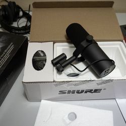 Shure SM7B Microphone