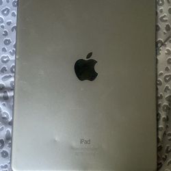 space grey ipad pro (9.7)