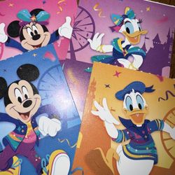 DISNEYLAND 🎢🍿🥤🥨🍦ONE ☝️PARK (4) TICKETS 🎟️ 🎟️🎟️🎟️ $600 PRICE FIRM