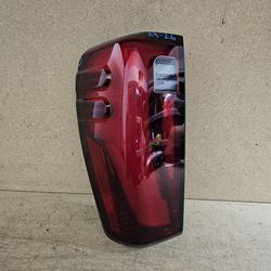 Gmc 2500 sierra 3500 left tail light 2024 2025 2026