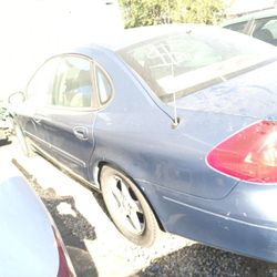 01 Ford Taurus 