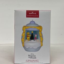 Hallmark 2022 Winnie the Pooh Smallish Gift Disney Keepsake Magic Moves Sound!