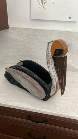 Handcrafted Pelican magazine rack