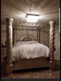 King  size beautiful bedroom set