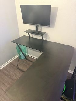 Gaming Desk with Monitor Mount