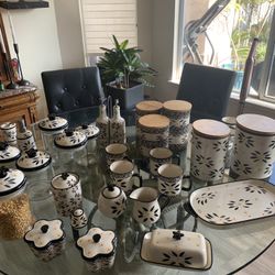 Temptations Pottery-Old World Black Several Pieces