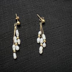 Cute vintage  14K solid gold earring