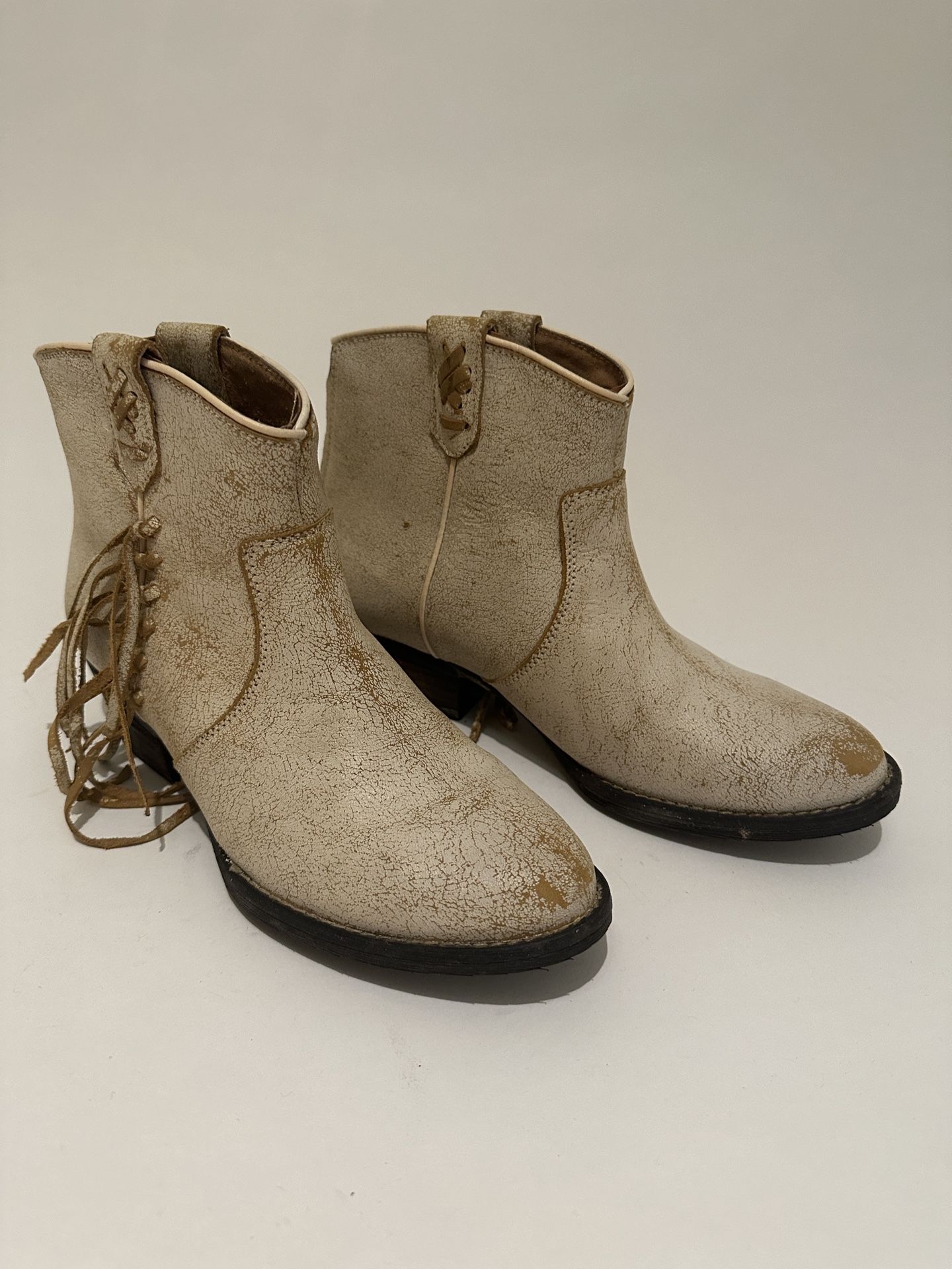 Women’s Boots (size 8)