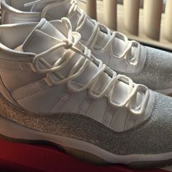 Air Jordan 11 Women's  White Metallic Silver 