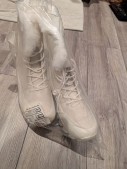 NEW Snow Boots Size 9 Women