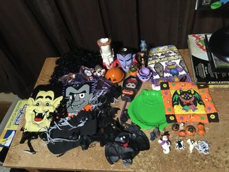 HALLOWEEN DECORATION LOT RUBBER BATS WINDOW CLINGS SPIDER WEB VAMPIRE FIGURES