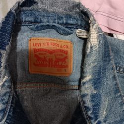 LEVI DENIM JACKET