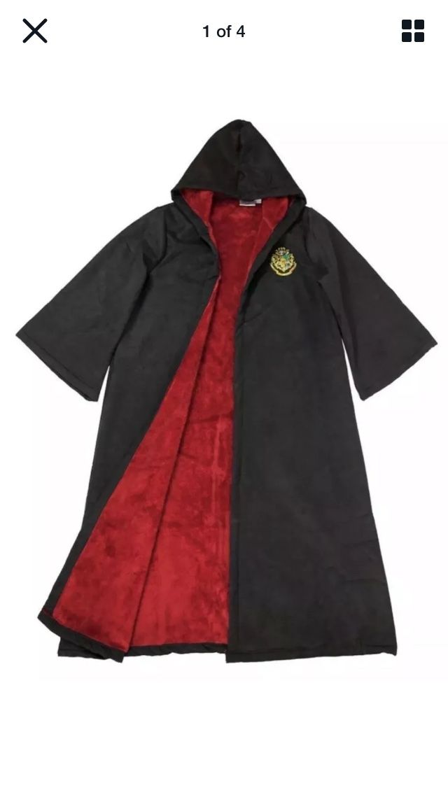 Harry Potter Deluxe Gryffindor House Robe.