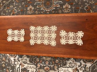 Vintage 3-Piece Crochet Vanity Parlor Set Ecru Medallion Pinwheel Dresser Mats