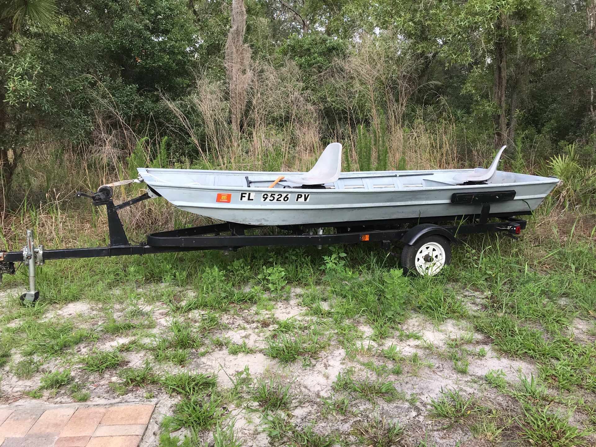 14 ft Jon boat for Sale in Weeki Wachee, FL OfferUp