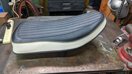 Harley Davidson Sportster Buddy Seat. Fits 57-67.