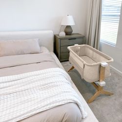 Newton Baby Bassinet & Bedside Sleeper + Extra Sheets