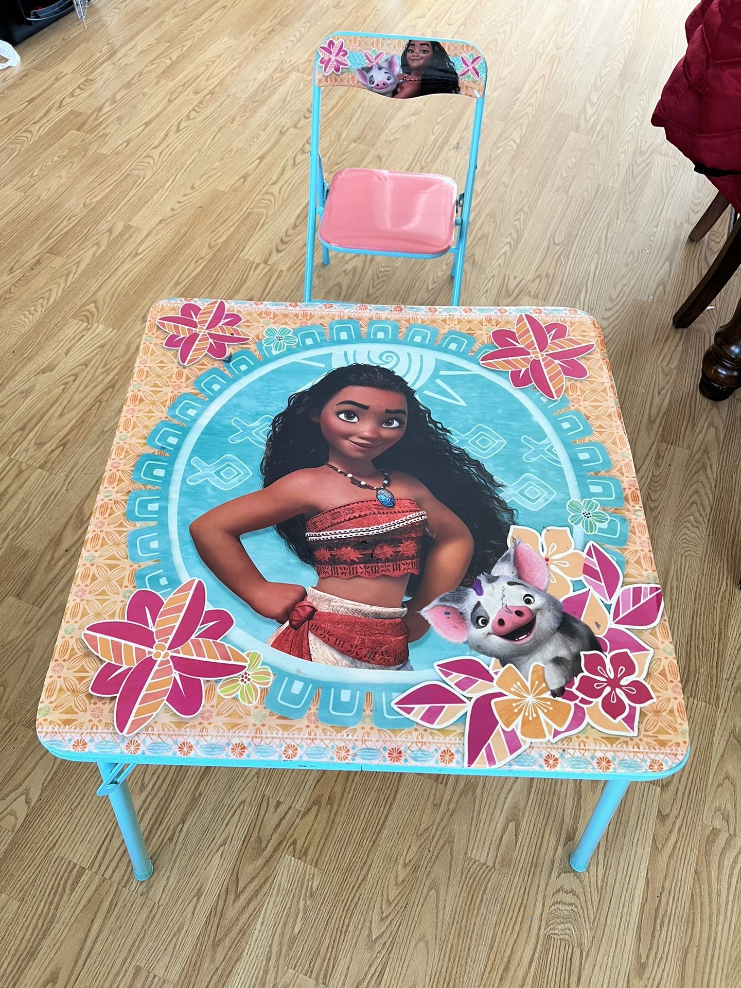 Moana Table And Chair 