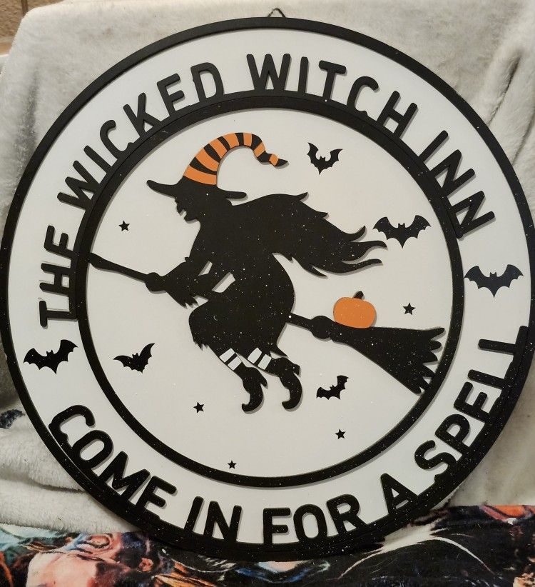 15" Round Outdoor Halloween Door Hanger Decor