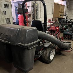 52 Inch X Mark Zero Turn With Track Vac System