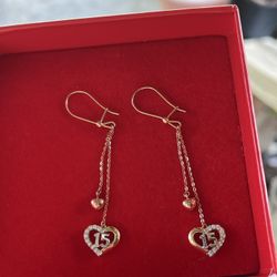 14k quinceañera set $800  Earrings and ring  The rings it’s a little bend needs to be fix