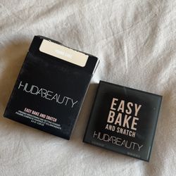 Huda Beauty Easy bake And Snatch 