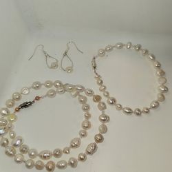 Handmade pearl necklace set