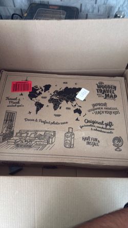 Enjoy the wood World map on wall XL size