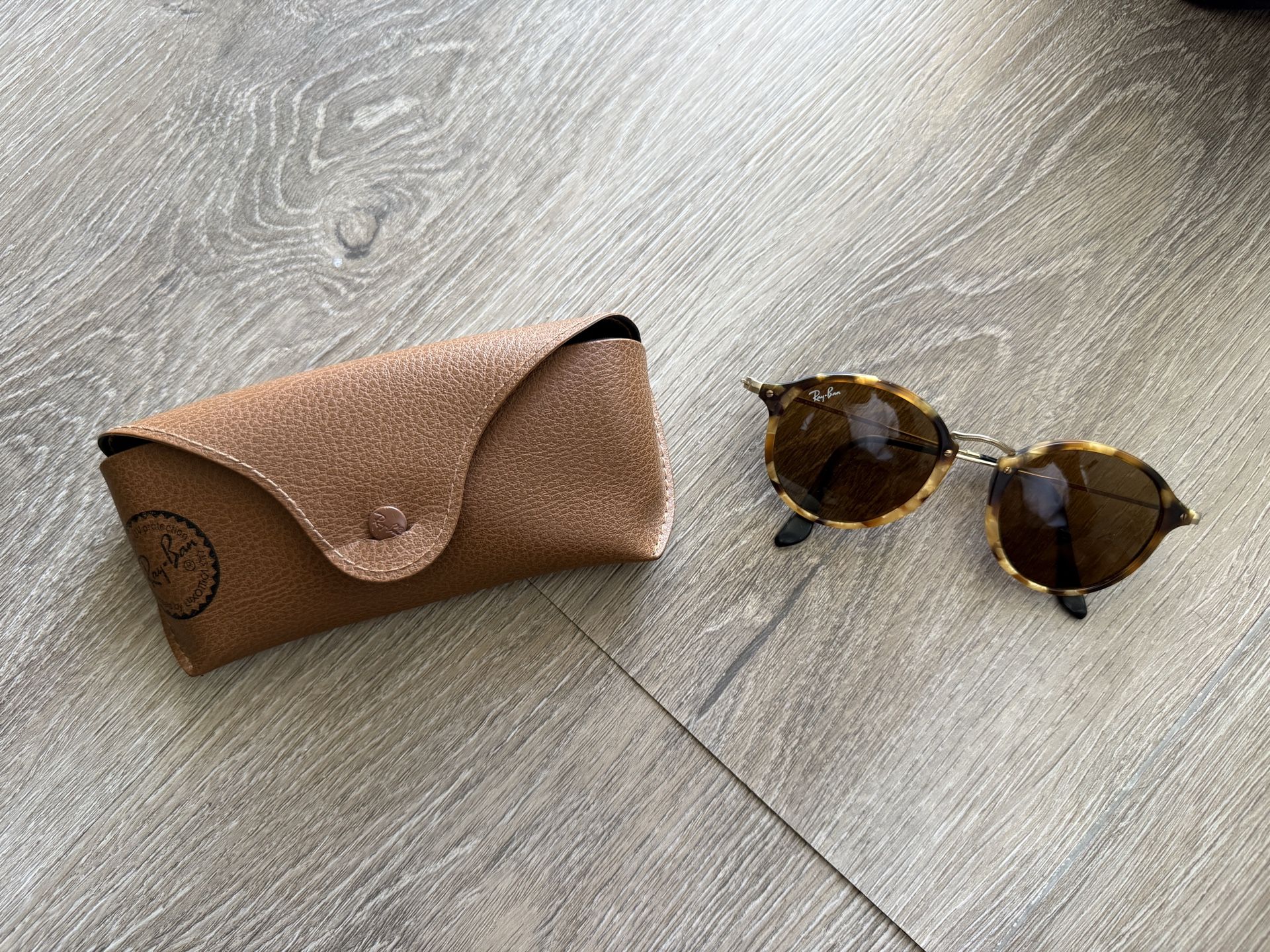 Women’s Ray Ban sunglasses