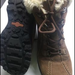 Size 8 Women’s Boots 