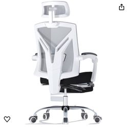Gamer Chair With Footrest, White