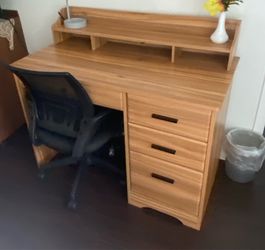 Computer/Study Desk (like new)