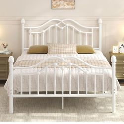 🛏️ Full Size White Metal Bed Frame – New in