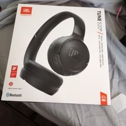 JBL 520 BT Wireless HeadPhones 