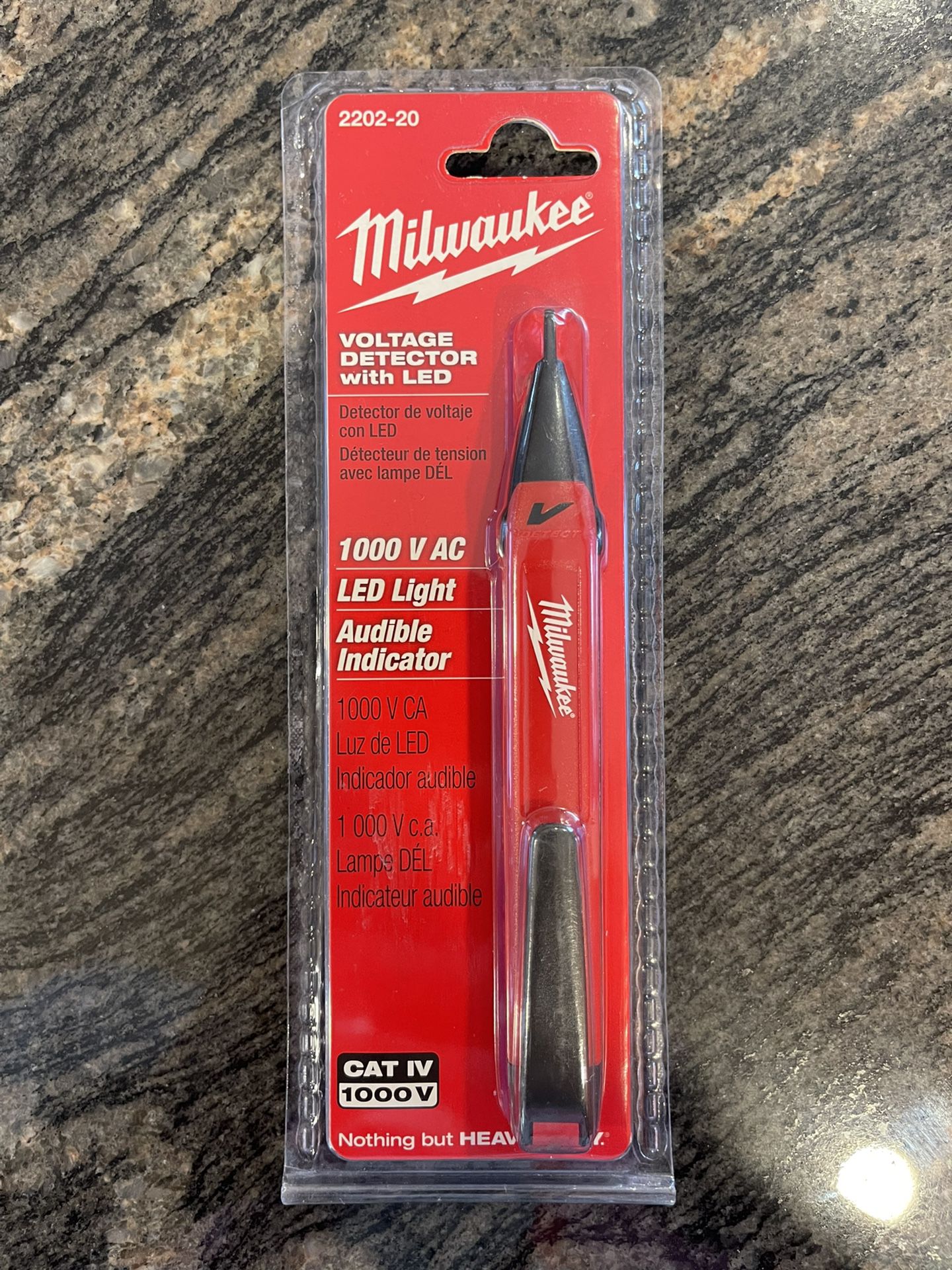 Miwaukee 2202 20 Non Contact Voltage Detector With Light for Sale in Daly  City, CA OfferUp