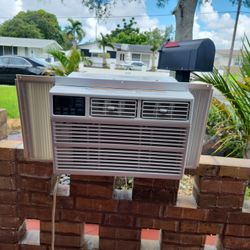 Whirlpool  Window AC Unit 