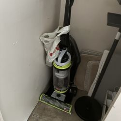 Bissell Vaccum With Attachments
