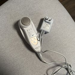 Hitachi Facial Moisturizer Massager