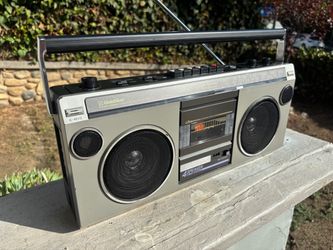 Goldstar boombox boom box stereo cassette radio